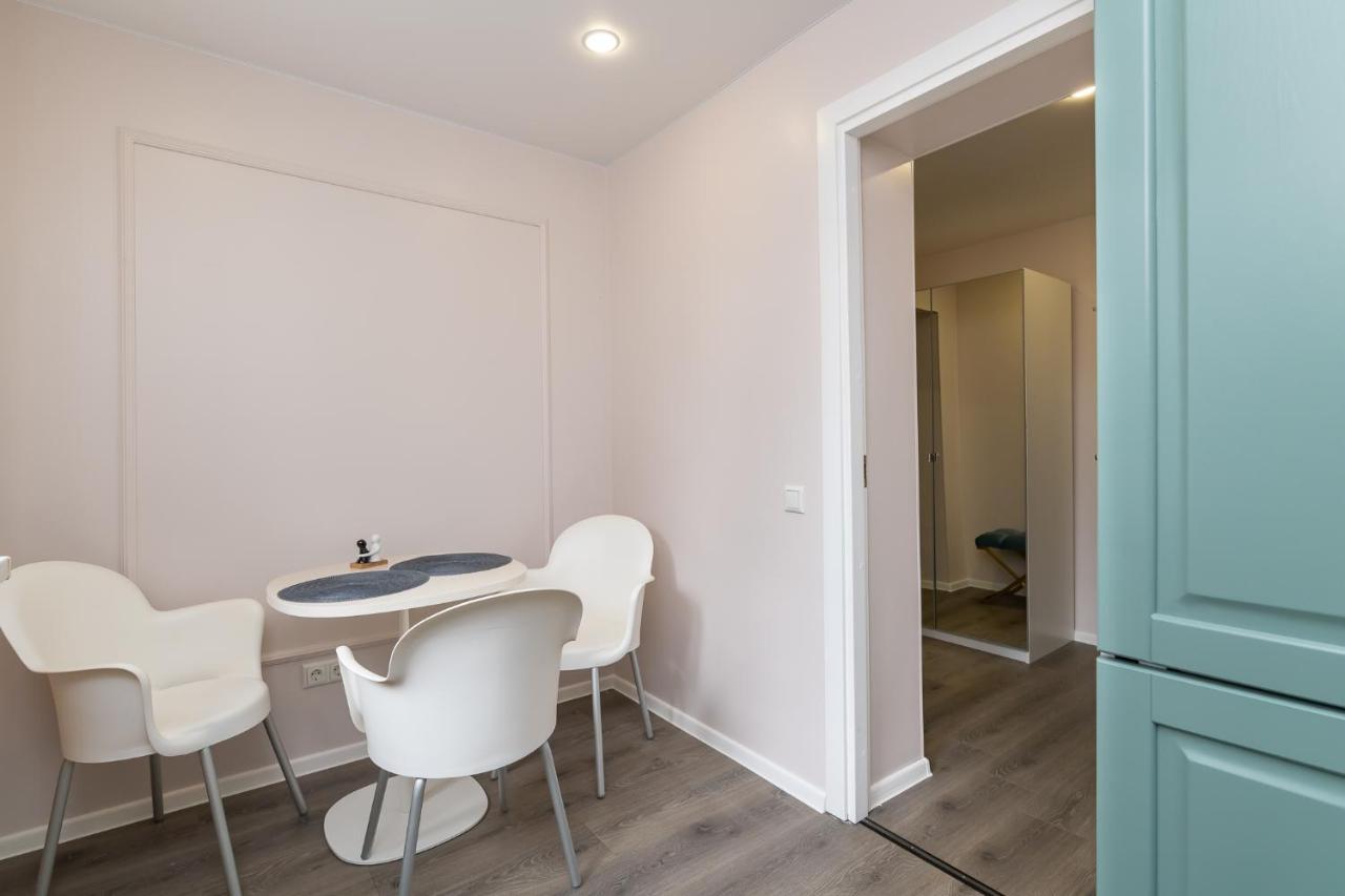Cozy Stylish Studio Apartment With Free Parking By Centralapartments Tallinn Extérieur photo